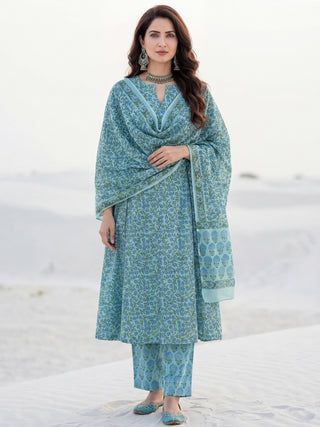 Roz Jashn Set Of Kali Kurta Pants Kota Doria Dupatta