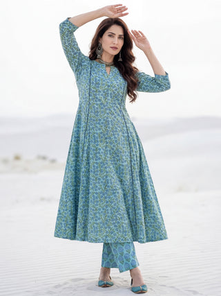 Roz Jashn Set Of Kali Kurta Pants Kota Doria Dupatta