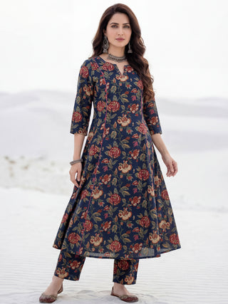 Aina Mehreen Kali Kurta