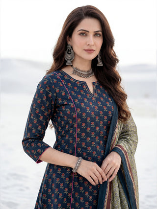 Aina Farhat Set Of Kalidar Kurta Pants Dupatta