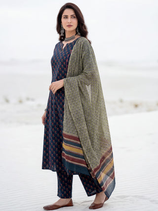 Aina Farhat Set Of Kalidar Kurta Pants Dupatta