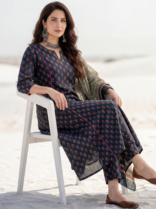 Aina Farhat Set Of Kalidar Kurta Pants Dupatta