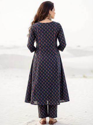 Aina Farhat Set Of Kalidar Kurta Pants Dupatta