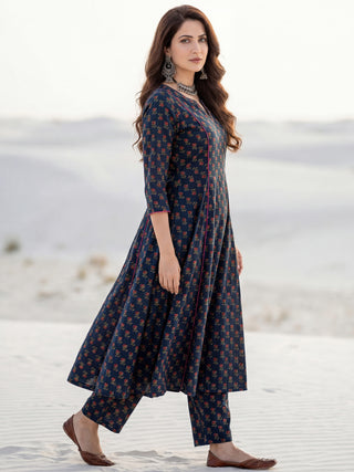 Aina Farhat Set Of Kalidar Kurta Pants Dupatta