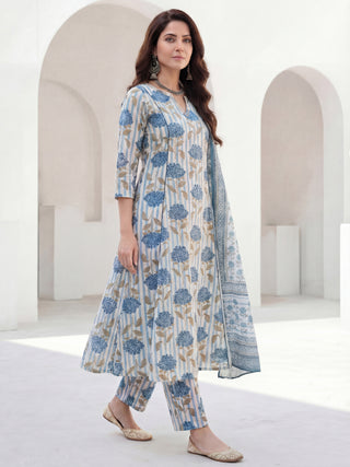 Roz Nidra Set Of Kali Kurta Pants Kota Doria Dupatta