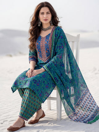 Gazal Nayra Set Of Kurta Pants Dupatta