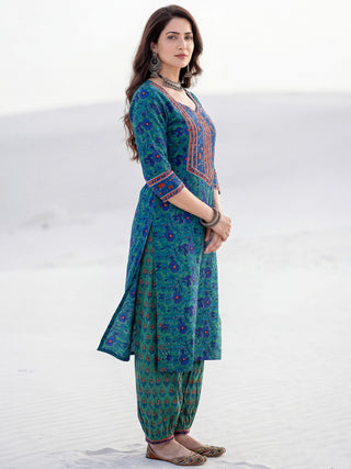 Gazal Nayra Set Of Kurta Pants Dupatta