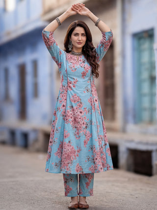 Aina Siya Set Of Kali Kurta Pants Dupatta