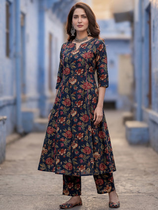 Aina Mehreen Set Of Kali Kurta Pants Dupatta