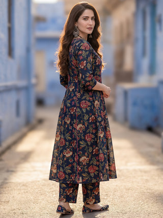 Aina Mehreen Set Of Kali Kurta Pants Dupatta