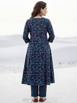 Aina Megha Set Of Kali Kurta Pants Dupatta