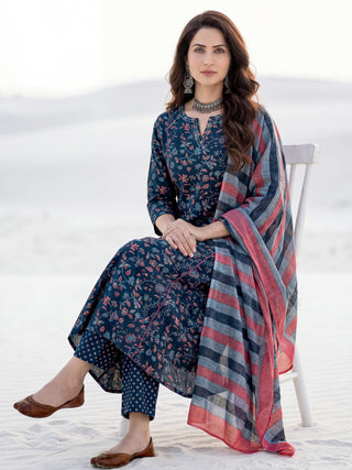 Aina Megha Set Of Kali Kurta Pants Dupatta