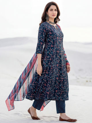 Aina Megha Set Of Kali Kurta Pants Dupatta