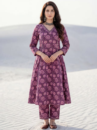 Aina Afna Set Of Kali Kurta Pants Dupatta