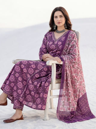 Aina Afna Set Of Kali Kurta Pants Dupatta