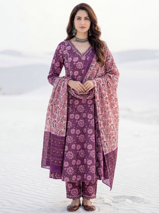 Aina Afna Set Of Kali Kurta Pants Dupatta