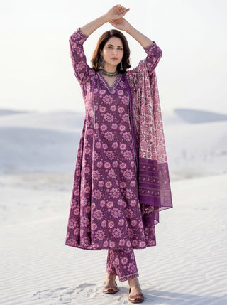 Aina Afna Set Of Kali Kurta Pants Dupatta