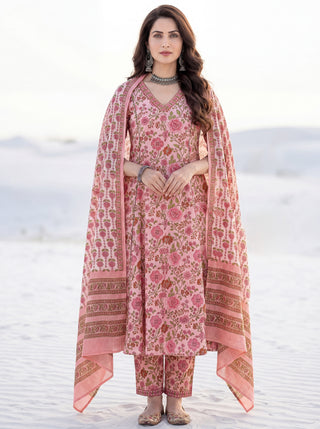 Aina Isha Set Of Kali Kurta Pants Dupatta