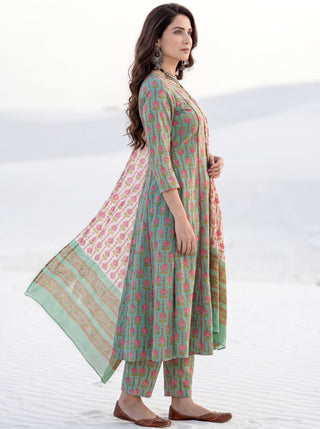 Aina Sadaf Set Of Kali Kurta Pants Dupatta
