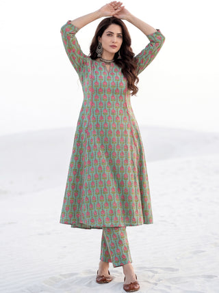Aina Sadaf Set Of Kali Kurta Pants Dupatta