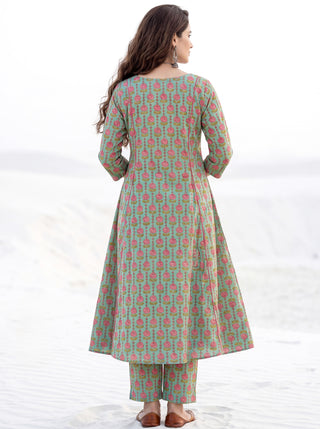 Aina Sadaf Set Of Kali Kurta Pants Dupatta