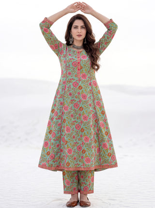 Aina Chetna Set Of Kali Kurta Pants Dupatta