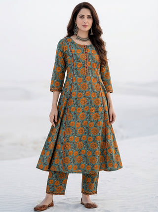 Aina Ziya Set Of Kali Kurta Pants Dupatta