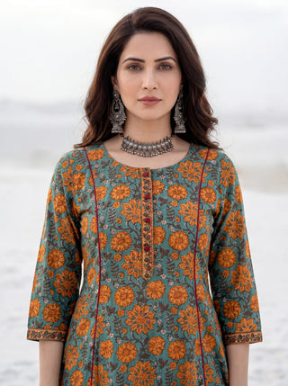 Aina Ziya Set Of Kali Kurta Pants Dupatta