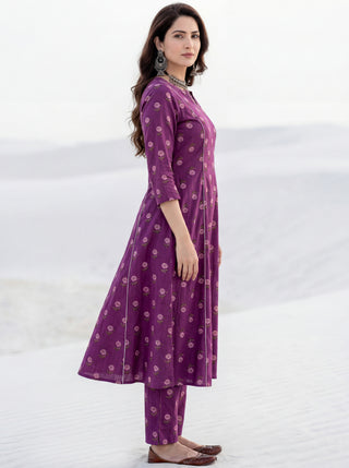 Aina Mehak Kali Kurta