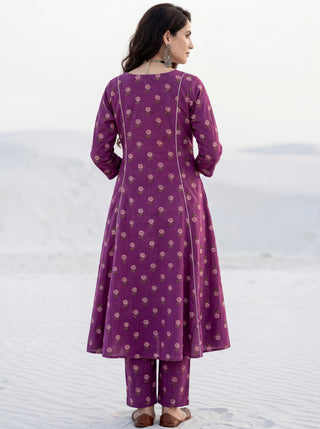 Aina Mehak Kali Kurta