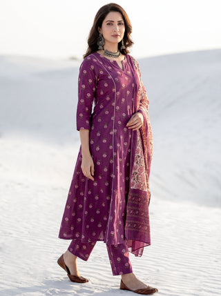 Aina Mehak Set Of Kali Kurta Pants Dupatta
