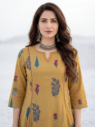 Aina Rida Set Of Kali Kurta Pants Dupatta