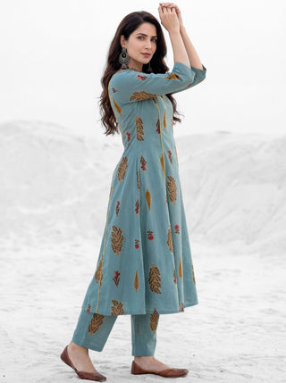 Aina Sabiha Set Of Kali Kurta Pants Dupatta