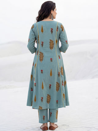 Aina Sabiha Set Of Kali Kurta Pants Dupatta