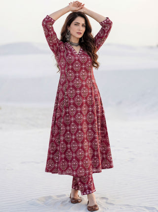 Aina Abida Kali Kurta
