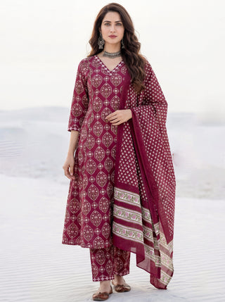 Aina Abida Set Of Kali Kurta Pants Dupatta