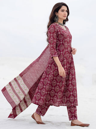 Aina Abida Set Of Kali Kurta Pants Dupatta