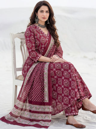 Aina Abida Set Of Kali Kurta Pants Dupatta