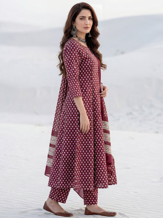 Aina Prabha Set Of Kali Kurta Pants & Dupatta