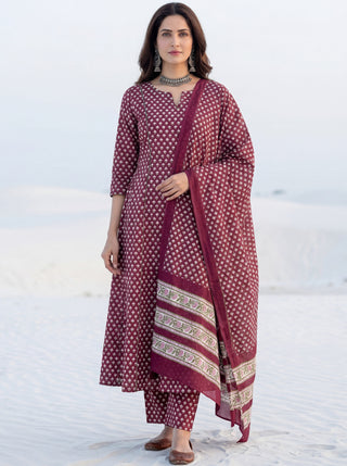 Aina Hania Set Of Kali Kurta Pants Dupatta