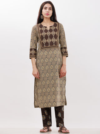 Ajrakh Manhal Set Of Kurta Pants Dupatta