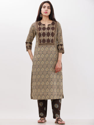 Ajrakh Manhal Set Of Kurta Pants Dupatta