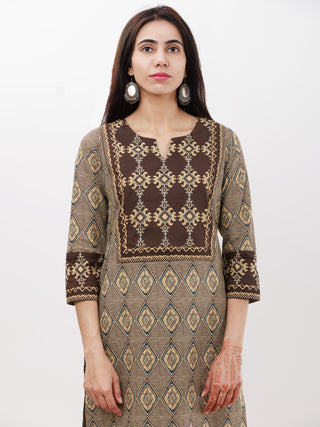 Ajrakh Manhal Set Of Kurta Pants Dupatta