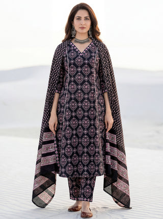 Aina Nadira Set Of Kali Kurta Pants Dupatta