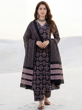 Aina Nadira Set Of Kali Kurta Pants Dupatta