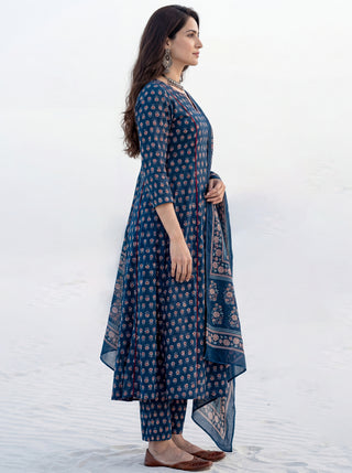 Aina Rukhsar Set Of Kali Kurta Pants Dupatta