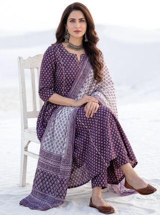 Aina Farida Set Of Kali Kurta Pants Dupatta