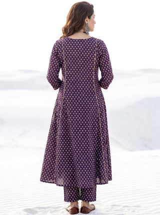 Aina Farida Kali Kurta