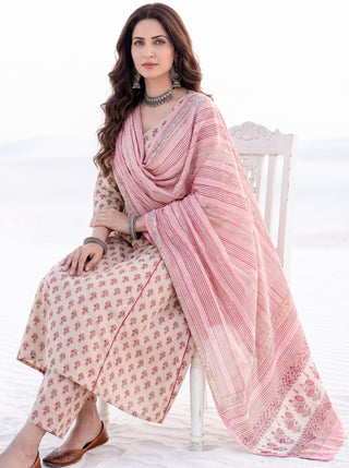 Aina Abha Set Of Kali Kurta Pants & Dupatta