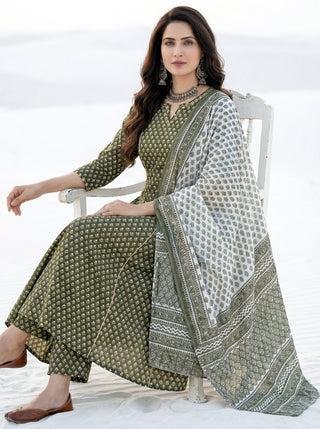 Aina Aakriti Set Of Kali Kurta Pants & Dupatta